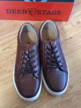 Deer STAGS Men's Brown Low Cut Fashion Sneakers 6 1/2